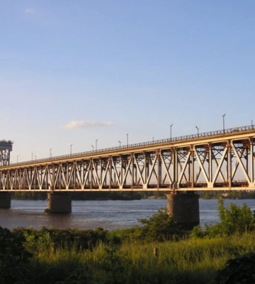 У Кременчуці відремонтують футбольне поле, яке постраждало від російського обстрілу