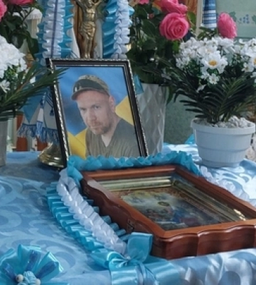 Без батька залишилось п'ятеро дітей: на Волині попрощалися з воїном Володимиром Калитюком 
