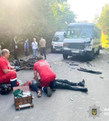 Смертельна ДТП на Рівненщині: внаслідок зіткнення  маршрутки та мотоцикла загинув водій двоколісного
