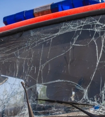 Росіяни атакували дроном рятувальників у Краматорську, пошкоджений автомобіль