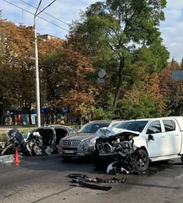 Смертельное ДТП в Киеве с участием военного авто: погиб полицейский