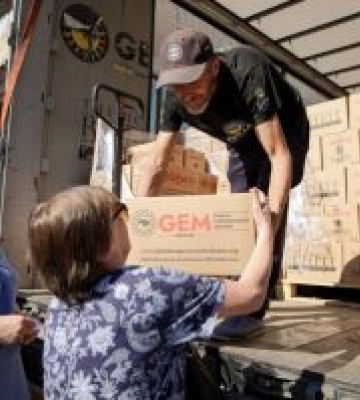 Продукти та матеріали для відновлення: жителі Донеччини отримали понад 316 тонн допомоги