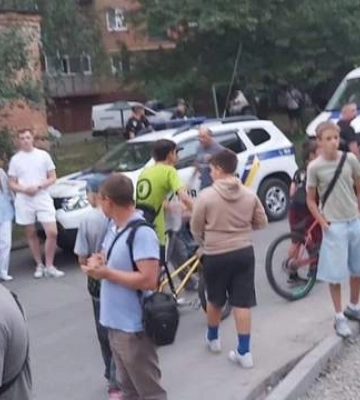 В Хмельницком есть травмированные из-за взрыва гранаты во дворе дома
