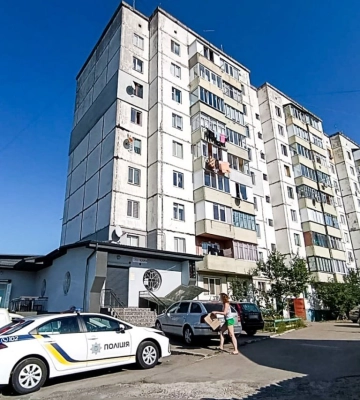 Маленька дівчинка випала з вікна багатоповерхівки у Костополі