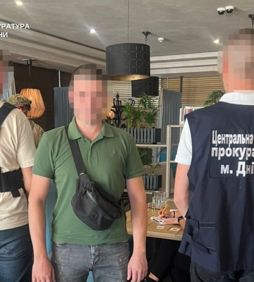 У Дніпрі повідомлено про підозру затриманному за переправлення ухилянтів через кордон за гроші