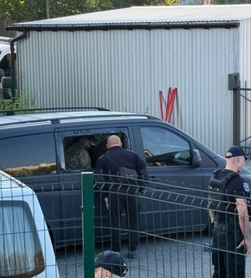 У Луцьку люди побили автівку працівників ТЦК: деталі від поліції