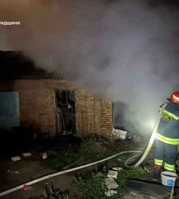 На Кіровоградщині горів автомобіль та мопед
