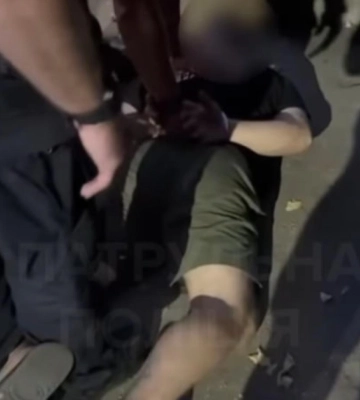 У Рівному на Магеля затримали агресивного водія (ВІДЕО)