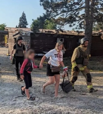 Ворог вдарив авіабомбою по селищу Ярова на Донеччині: загинули понад 20 людей