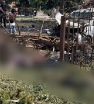 Війська РФ ударили авіабомбою по Яровій на Донеччині під час видачі пенсії: понад 20 загиблих, - Зеленський
