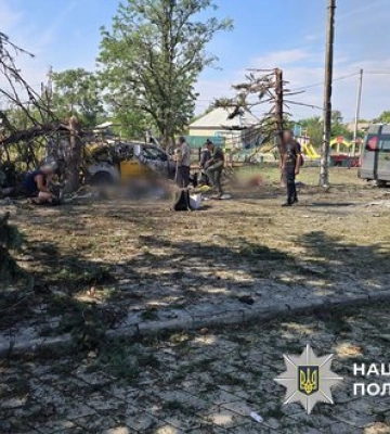 Нацполіція про удар РФ по Яровій: серед жертв - місцеві пенсіонери та екіпаж Укрпошти, до лінії зіткнення - 8 км. ФОТО