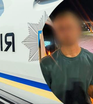 Подбежал к столику и выхватил сумку: в Киеве мужчина ограбил военную, которая проходит лечение