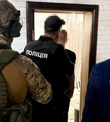 Депутата Закарпатської облради підозрюють у незаконному збуті деревини дуба на понад 1 млн грн