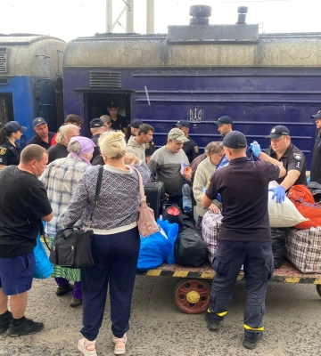 Понад 20 людей з Донеччини прибули евакуаційним потягом на Рівненщину
