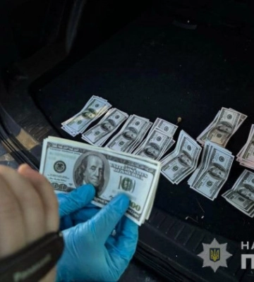 На Київщині військовослужбовці шукали клієнтів через інтернет, щоб переправити їх за кордон за $8 тисяч