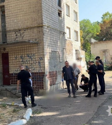 Выкинула новорожденную дочь с 6 этажа: в Одессе задержали женщину