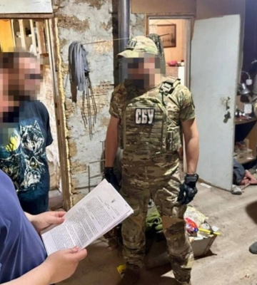 Двоє жителів Одещини, один з яких самовільно залишив військову частину, наводили ударні дрони рашистів на Одесу та Кіровоградщину