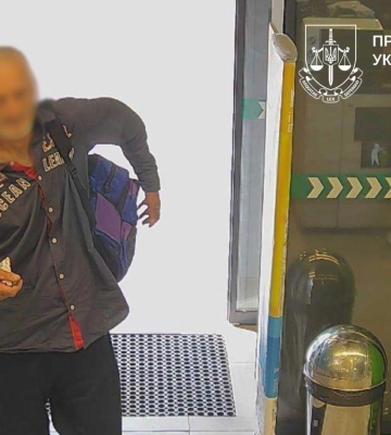 У Києві пограбували 44-річну військову в кав'ярні: вихопили сумку з речами