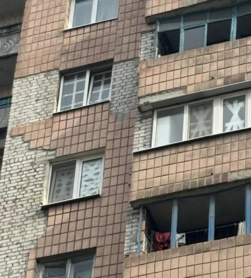 Войска России снова атаковали Краматорск: дрон ударил рядом с многоэтажкой