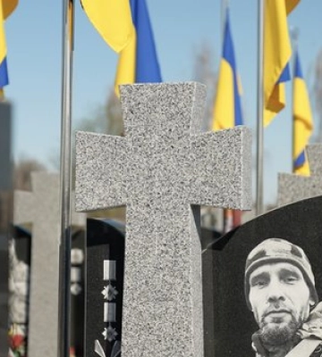У Черкасах поховали чотирьох захисників, які не мають рідних: хто доглядає за пам’ятниками