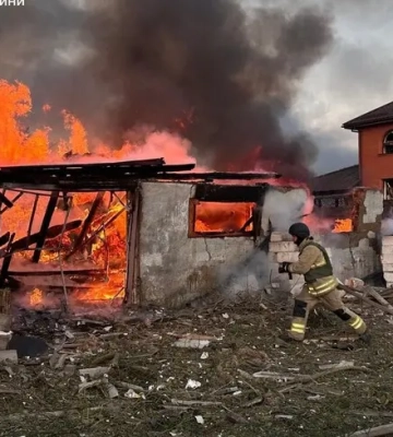 Ракети та дрони РФ атакували два міста в Житомирській області: є жертва та п'ятеро поранених