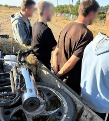 Переправлення до Молдови на підводі: на Одещині затримано чотирьох чоловіків, - ДПСУ. ВІДЕО+ФОТОрепортаж