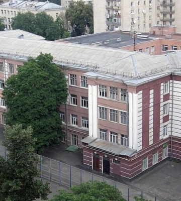 В Киеве директор школы оскандалилась &quot;совковыми&quot; запретами: выдумала причину не пускать детей