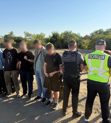 Переправлення до Молдови на підводі: на Одещині затримано чотирьох чоловіків, - ДПСУ. ВІДЕО+ФОТОрепортаж