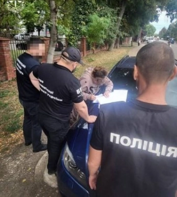 Розтрата державного майна: на Закарпатті керівниця наукового інституту підозрюється у викраденні 300 тонн зерна