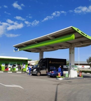 Наслідки ударів українських дронів по НПЗ: Дефіцит бензину в Росії охопив вже понад 20 регіонів