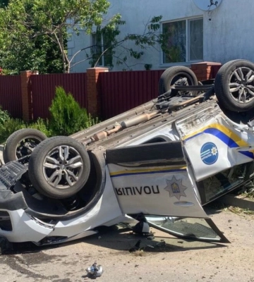 На виїзді з Берислава на Херсонщині евакуаційне авто підірвалось на міні