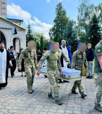 Загинув у Херсоні: на Волині поховали 28-річного Героя Дениса Молчанюка