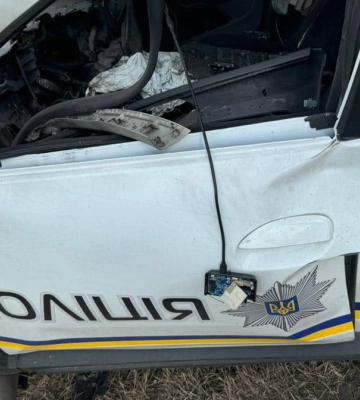 На виїзді з Берислава на Херсонщині евакуаційне авто підірвалось на міні