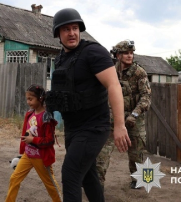 З Ярової на Донеччині волонтери вивезли вісім людей, зокрема семирічну дівчинку