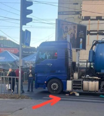 Фура збила літню жінку на переході: у Дніпрі сталася смертельна ДТП