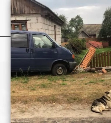 На Дубровиччині працівники ТЦК врізалися у паркан сільського голови