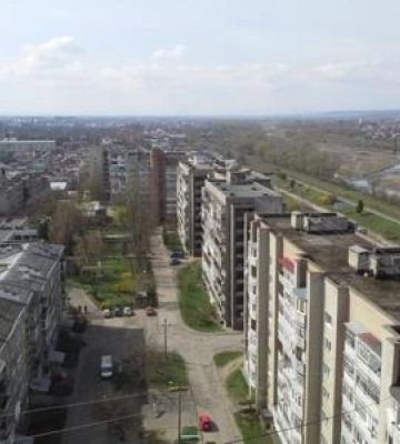 У Карлівці підліток упав із даху девятиповерхівці