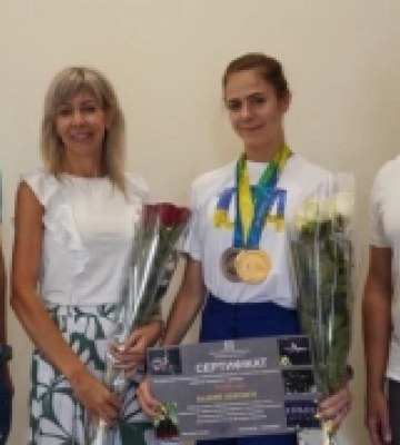Миколаївська спортсменка Валерія Перемета отримала грошову премію від міста за спортивні досягнення