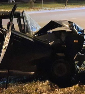 У Сумах ВАЗ врізався у дерево: двоє постраждалих