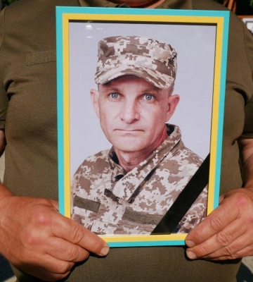 У м. Самар проведуть в останню путь загиблого на війні Олександра Калюжного