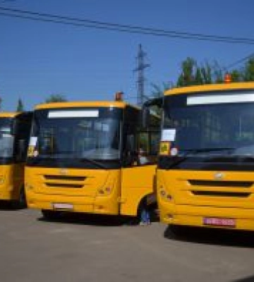 Три громади Чернігівщини отримали нові шкільні автобуси