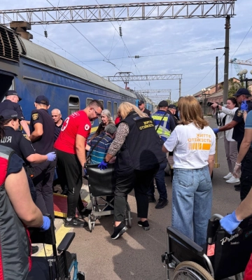 На Рівненщину прибув 15-й евакуаційний поїзд цього року