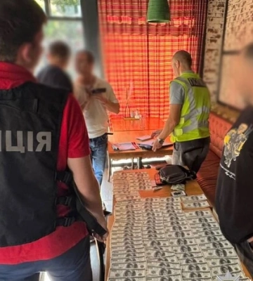 Працевлаштування заради бронювання. Поліція затримала посадовця Міноборони