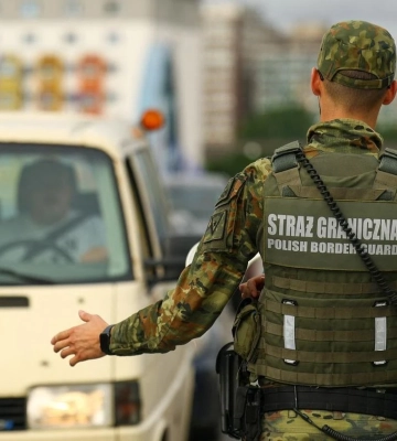 Тисячі українських чоловіків у віці від 18 до 22 років виїхали до Польщі з 28 серпня