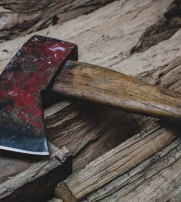 У Черкасах чоловік вдарив військового ТЦК сокирою