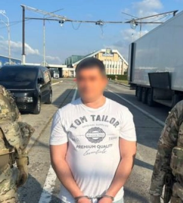 До України екстрадовано колишнього посадовця ДАІ, який переховувався від слідства понад 6 років