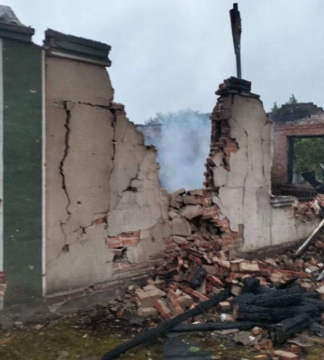 Боєприпас з військового літака впав на село на Волині: зруйновано будинок, пошкоджено ще сім