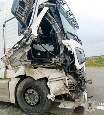 На Рівненщині внаслідок ДТП за участі трьох авто постраждали троє осіб