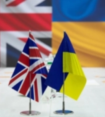 Велика Британія розширює підтримку Києва: нова військова допомога та антиросійські санкції
