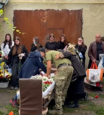 На Вінниччині прощаються із вбитими підлітками Владом Бевзом і Миколою Біликом